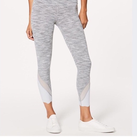 LuluLemon | Wunder Under Crop II (Special Edition) - Picture 2 of 6